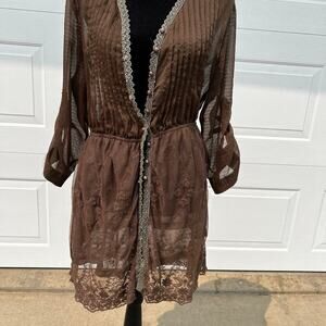 Day Trip women’s M top, brown with lace & netting